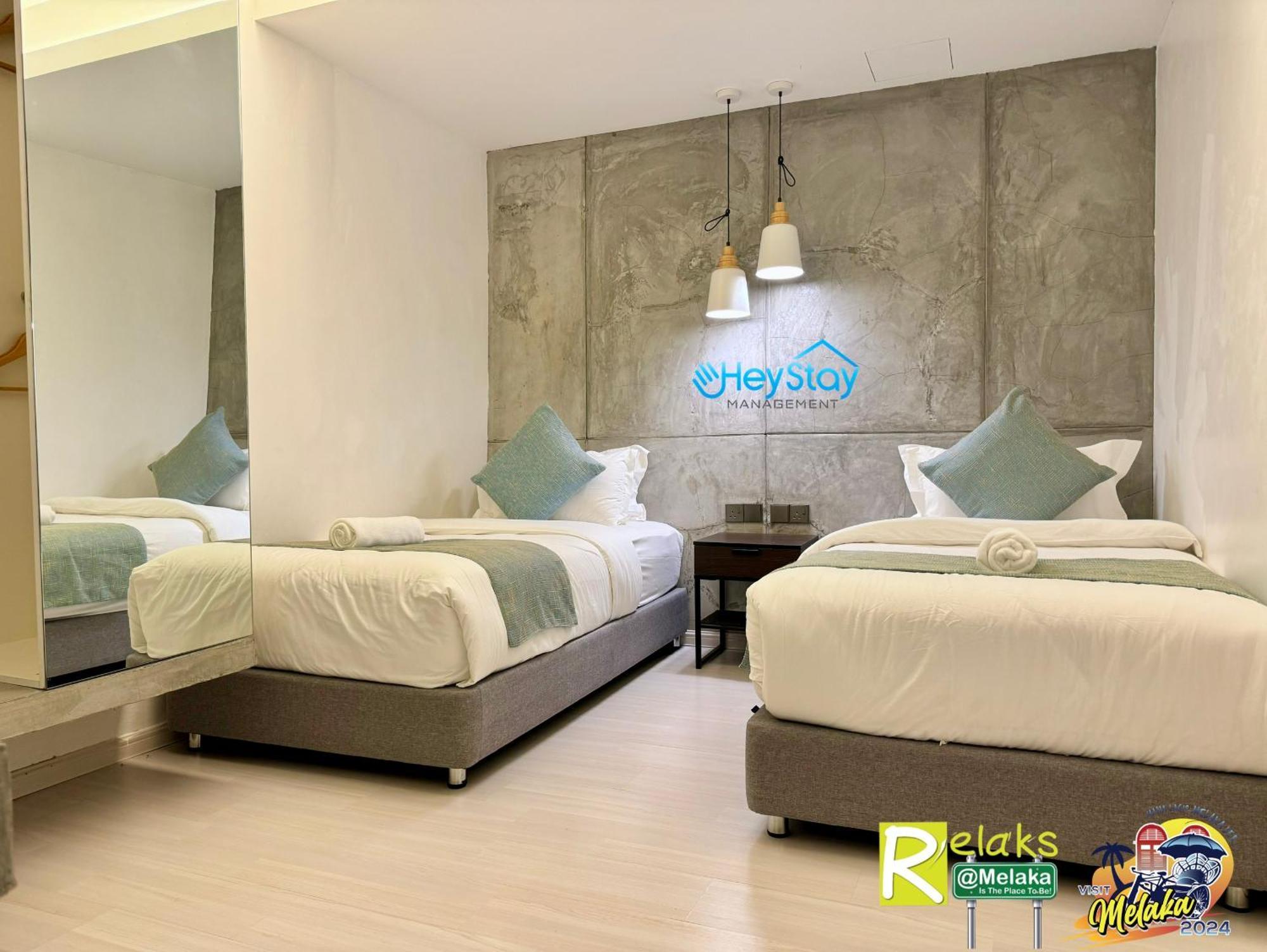 Modern Cave Guest House Walking Distance 5Mins To Jonker Malacca Bagian luar foto