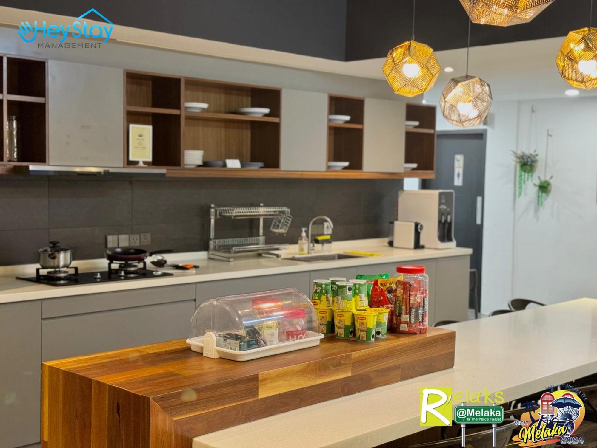 Modern Cave Guest House Walking Distance 5Mins To Jonker Malacca Bagian luar foto